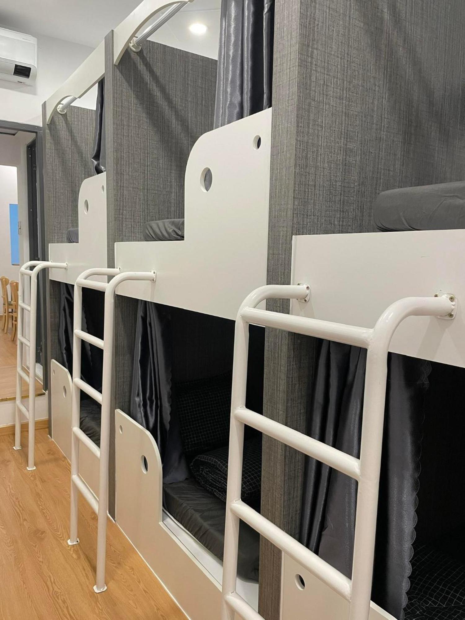 Alphabet Home Capsule Хошимін Екстер'єр фото